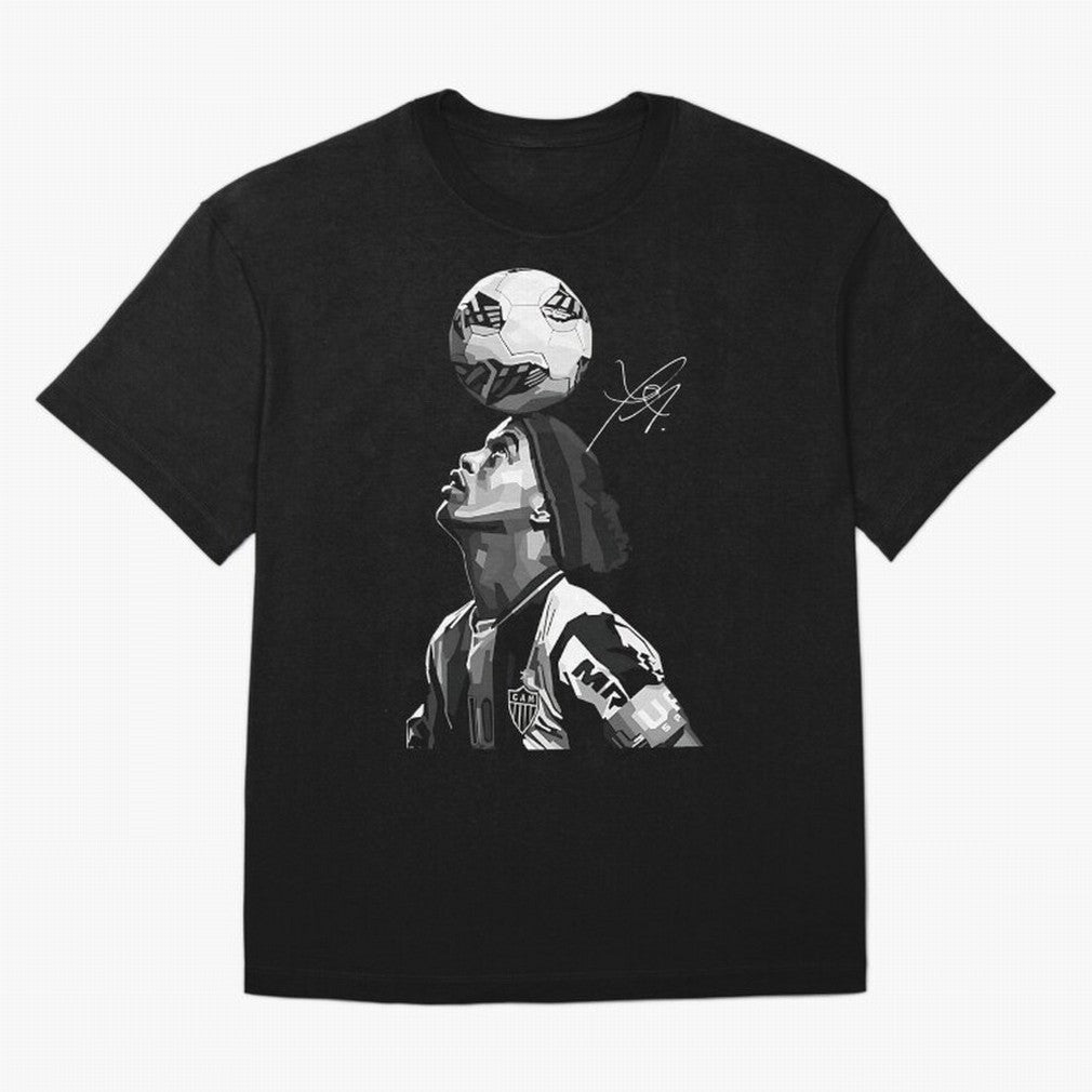 Ronaldinho - black white Oversized T-Shirt Create FIFA World Cup 2026 for Fans of Neymar and Germany, Bringing Vintage Soccer Flavor, Modern Football Stars, National Flags and Final Night Emotion; Ideal for Football Dads, Football Moms, Friends,