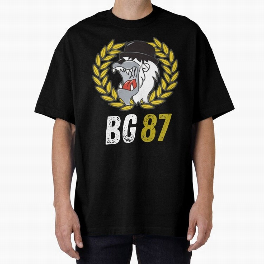 Mala Suerte 87 (Hinchas Del Lyon) Camiseta Esencial Oversized T-Shirt Make Game Day About FIFA World Cup 2026 for Fans of Haaland and Mbappe and England and Germany, Bringing Stadium Chants, National Pride, Trophy Dreams and Unforgettable Football