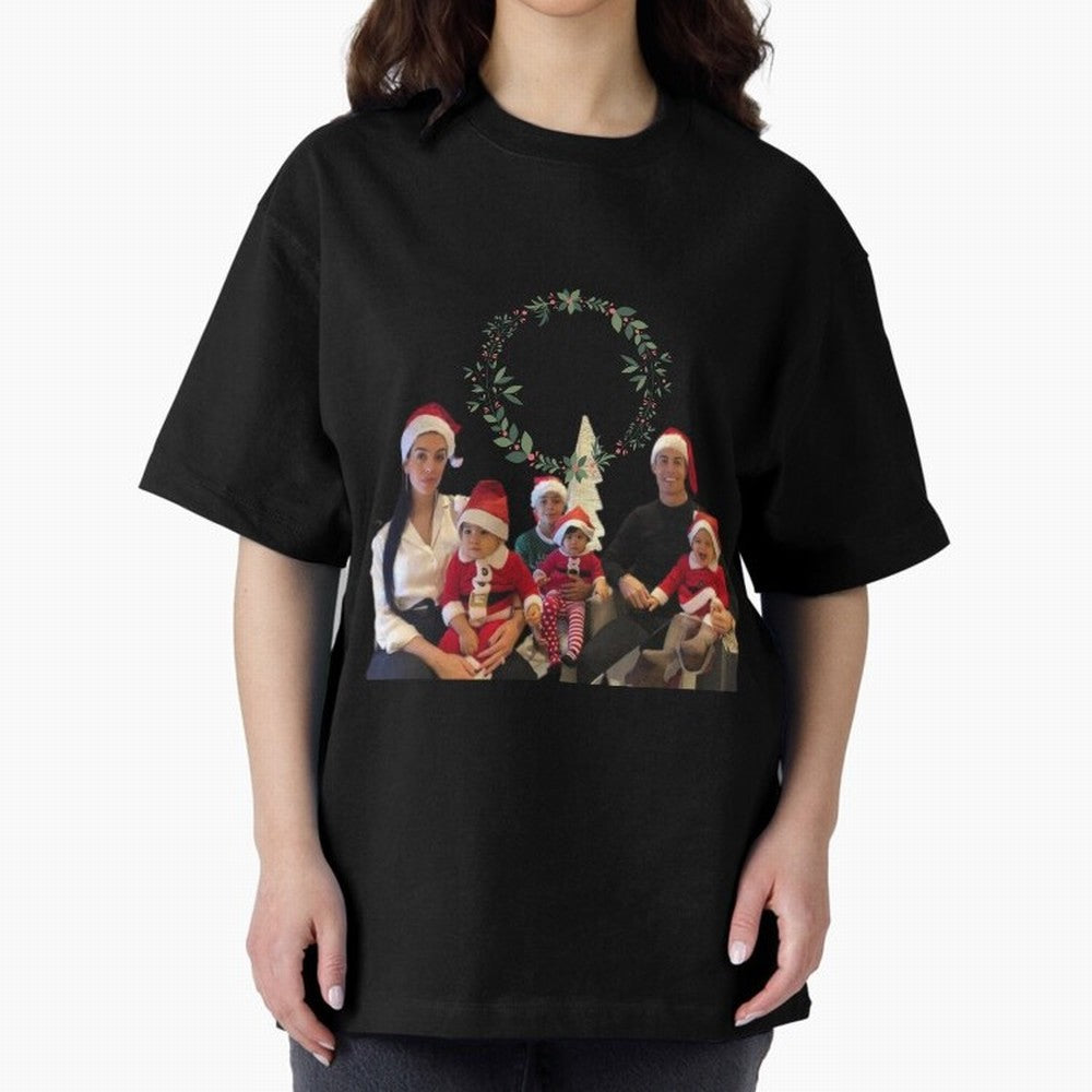 Cristiano ronaldo siuuu familly - siuuu Merry Christmas Oversized T-Shirt Join the Global Buzz around FIFA World Cup 2026 Connected to Mbappe, France Energy, Supporter Pride, Iconic Celebrations, Legendary Names and Global Match Day Energy; Ideal
