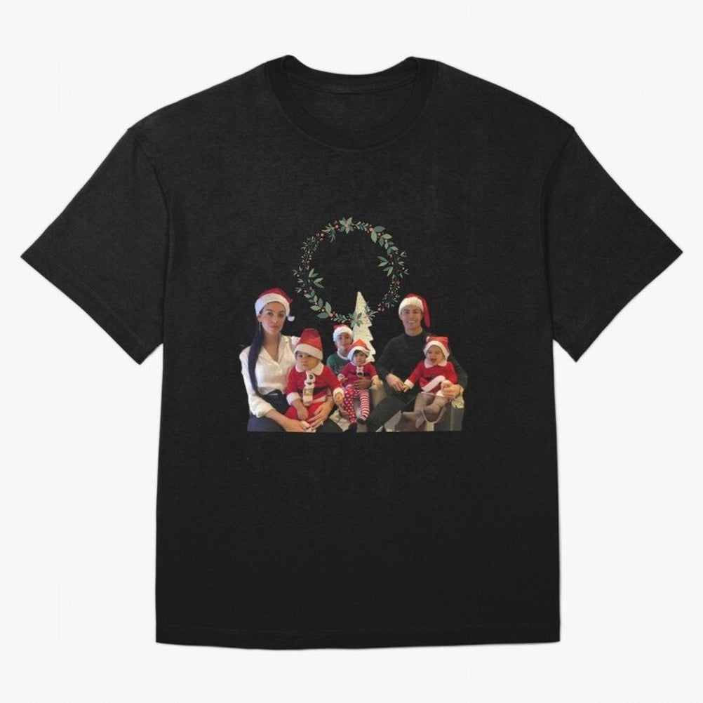 Cristiano ronaldo siuuu familly - siuuu Merry Christmas Oversized T-Shirt Join the Global Buzz around FIFA World Cup 2026 Connected to Mbappe, France Energy, Supporter Pride, Iconic Celebrations, Legendary Names and Global Match Day Energy; Ideal
