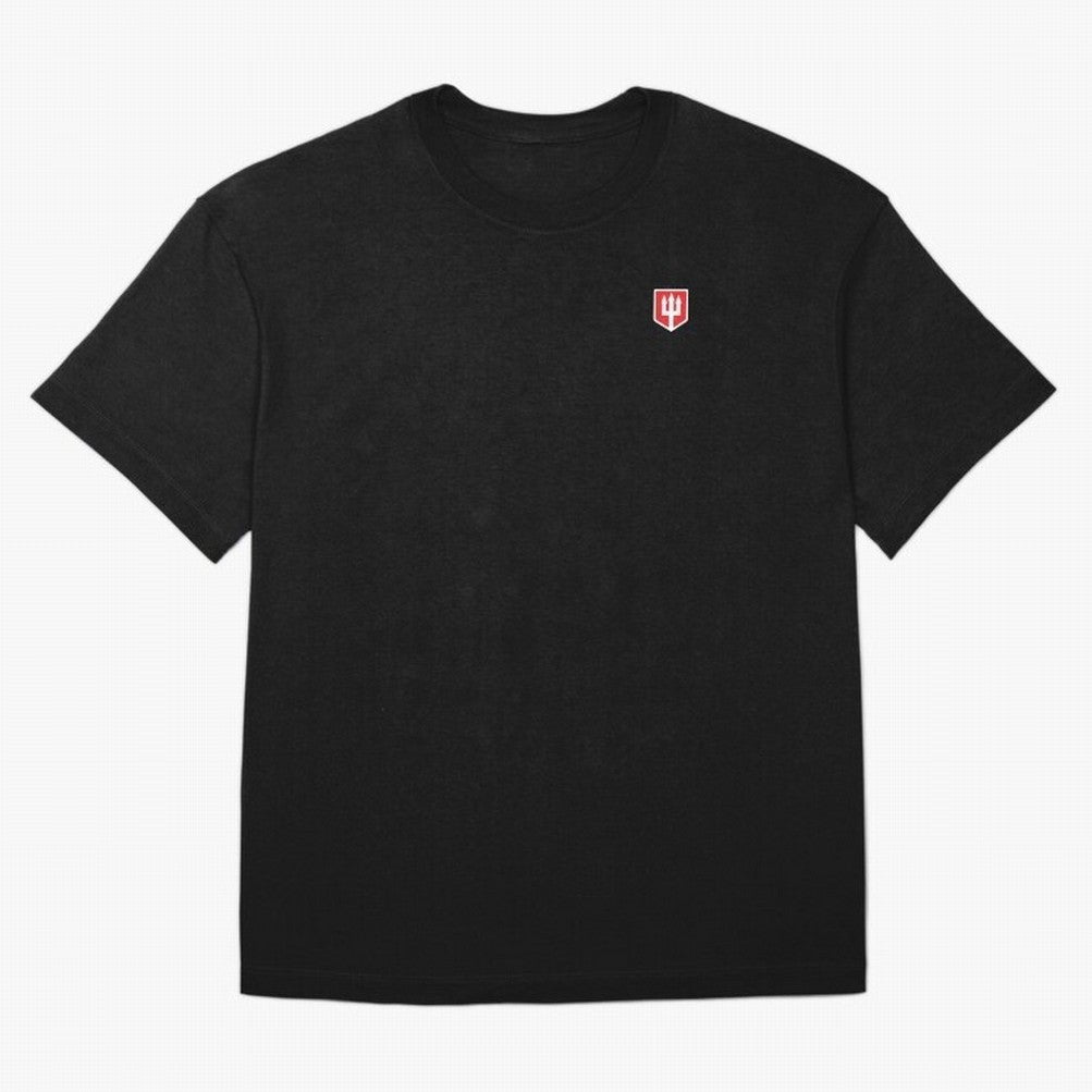 Manchester United Minimal Badge Oversized T-Shirt Turn Football Passion into Global Football Passion for FIFA World Cup 2026, Inspired by Messi, CR7 and Mbappe, England and Germany, Game Day Rituals, Football Legends, Country Pride and the Road to