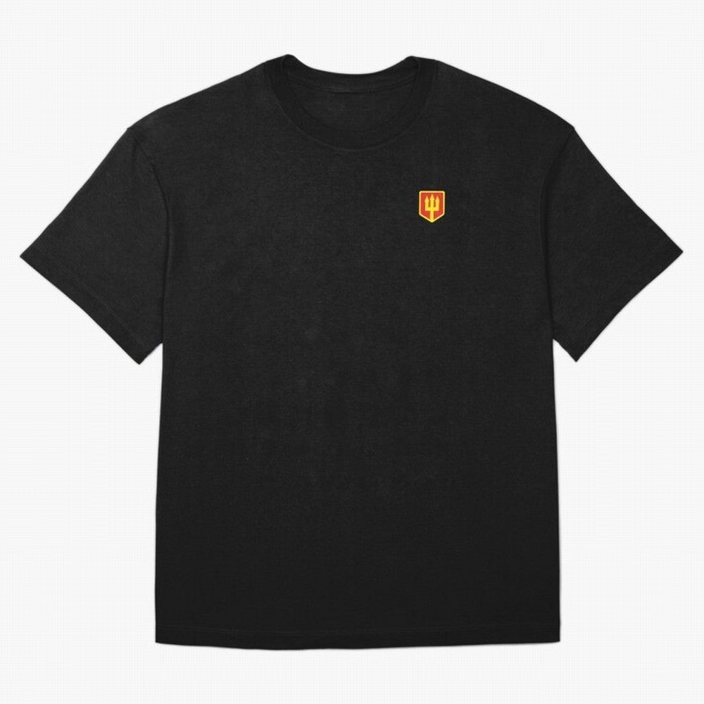 Manchester United Minimal Badge Oversized T-Shirt Show Support during FIFA World Cup 2026 USA Canada Mexico for Fans of Haaland and Germany, Bringing Football Festival Excitement, Trophy Ambitions, Country Rivalries and Star Player Buzz; Great for