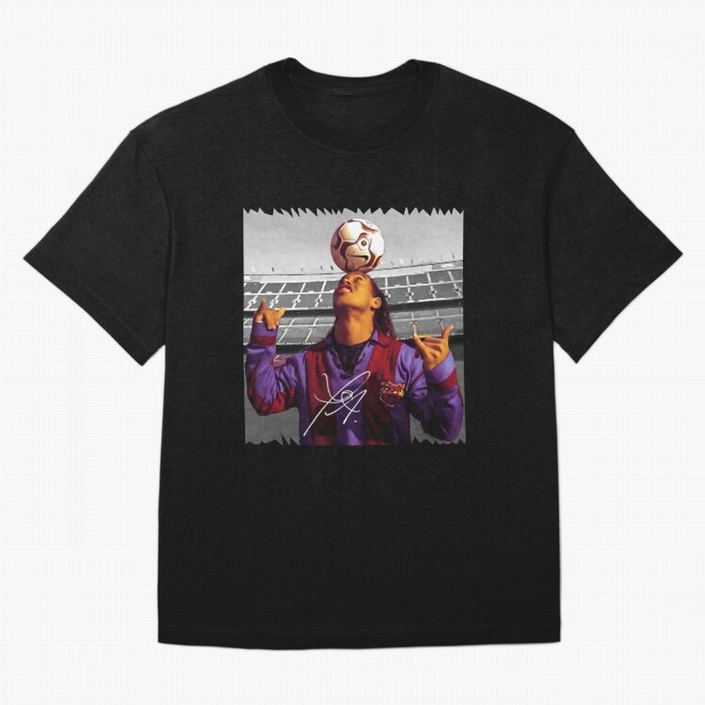 Ronaldinho - vintage Oversized T-Shirt Support Your Favorite Stars during FIFA World Cup 2026 for Fans of Cristiano Ronaldo and Netherlands, Bringing Sports Nostalgia, International Competition, Famous Players and Unforgettable Victories; Ideal for