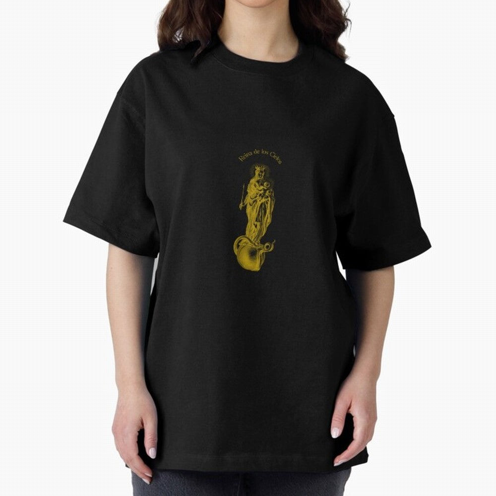 Reina de los Cielos Oversized T-Shirt Follow the Final Road of Global Football Passion for FIFA World Cup 2026 Group Stage, Connected to CR7 and Messi, England, Football History, Final Match Energy, Crowd Noise and Once in a Lifetime Moments; Made