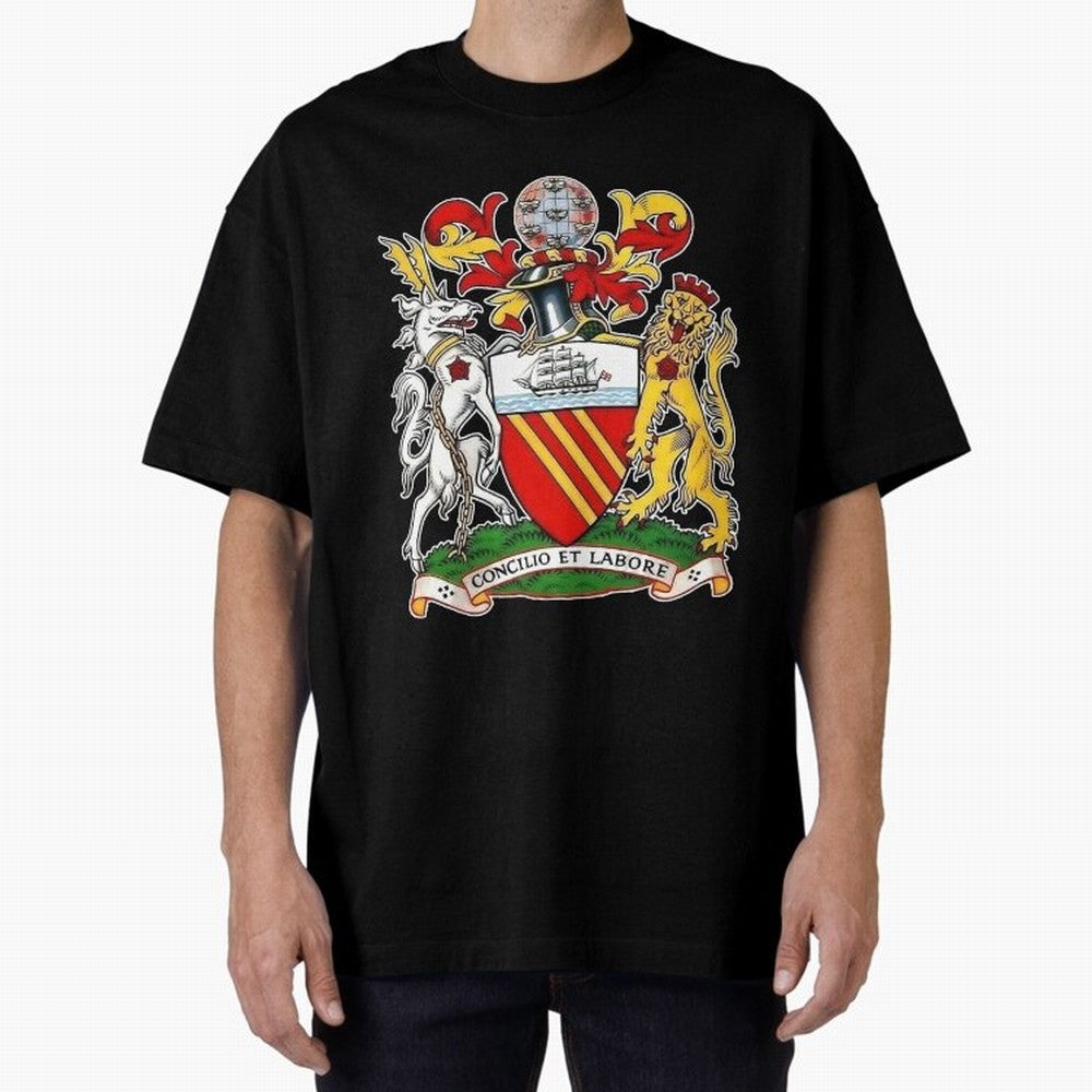 1902 -1960 The First UNITED Crest Large Oversized T-Shirt Bring a Champion Mindset to FIFA World Cup 2026 Built around Messi and Cristiano Ronaldo, Spain and Netherlands Energy, Fan Favorite Moments, National Team Passion, Big Match Drama and