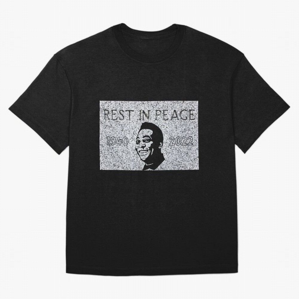 RIP Pel¨¦, 1940-2022 Oversized T-Shirt Show Passion for the Stars of FIFA World Cup 2026 Group Stage Celebrating CR7, Argentina Energy, Worldwide Fan Energy, Dramatic Goals, Stadium Lights and Championship Celebrations; Ideal for Fans Who Follow